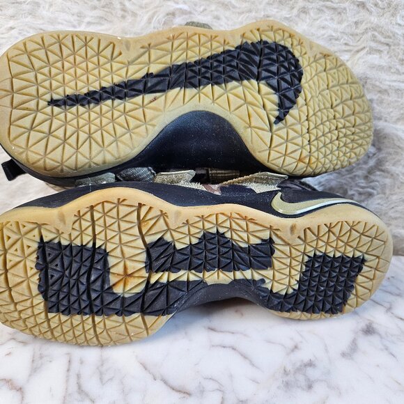 Nike Air Shoes Sneakers Youth 3Y Lebron James Soldier XI Olive Camo Military 3Y - Picture 5 of 8